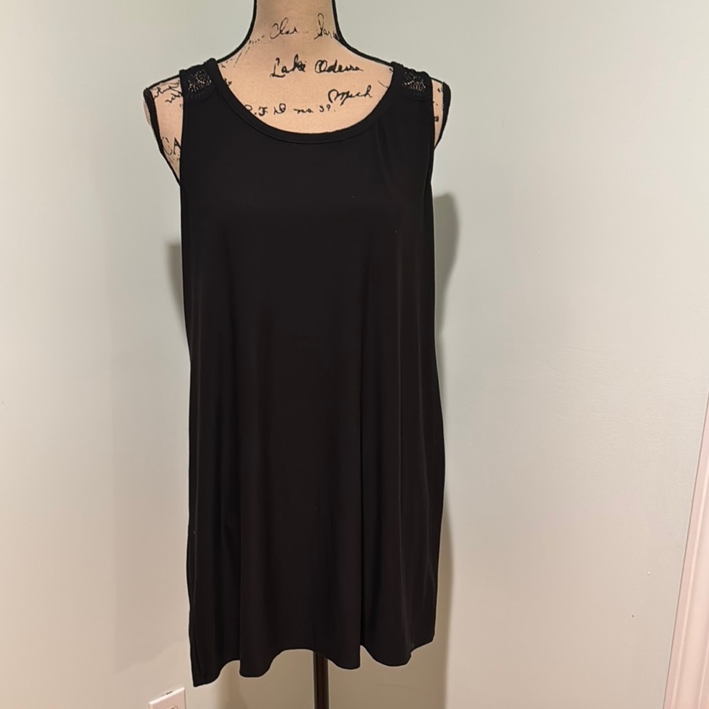 Elegant Black Sleeveless flowy slip/dress size medium